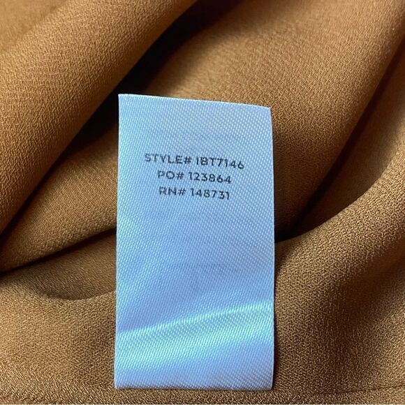 Lulu's Spaghetti Strap Deep V Cami Size Medium - Picture 5 of 10